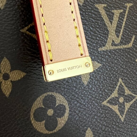 LOUIS VUITTON ~ MEZZO (EUC) - Picture 6 of 16